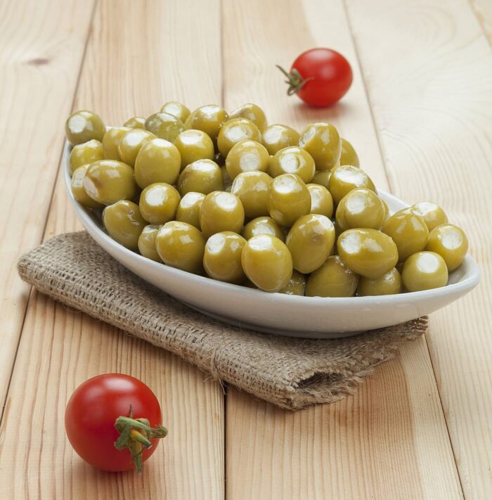 زيتون اخضر محشو جبنة فيتا 250 جرام - Image 1